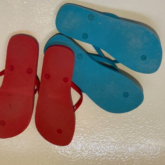 Flip Flops - Picture 3 of 3